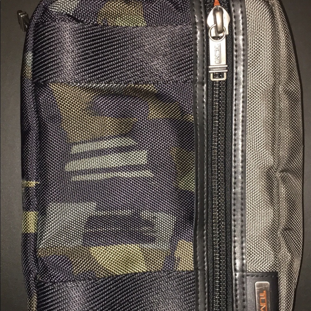 Tumi ... toiletry bag